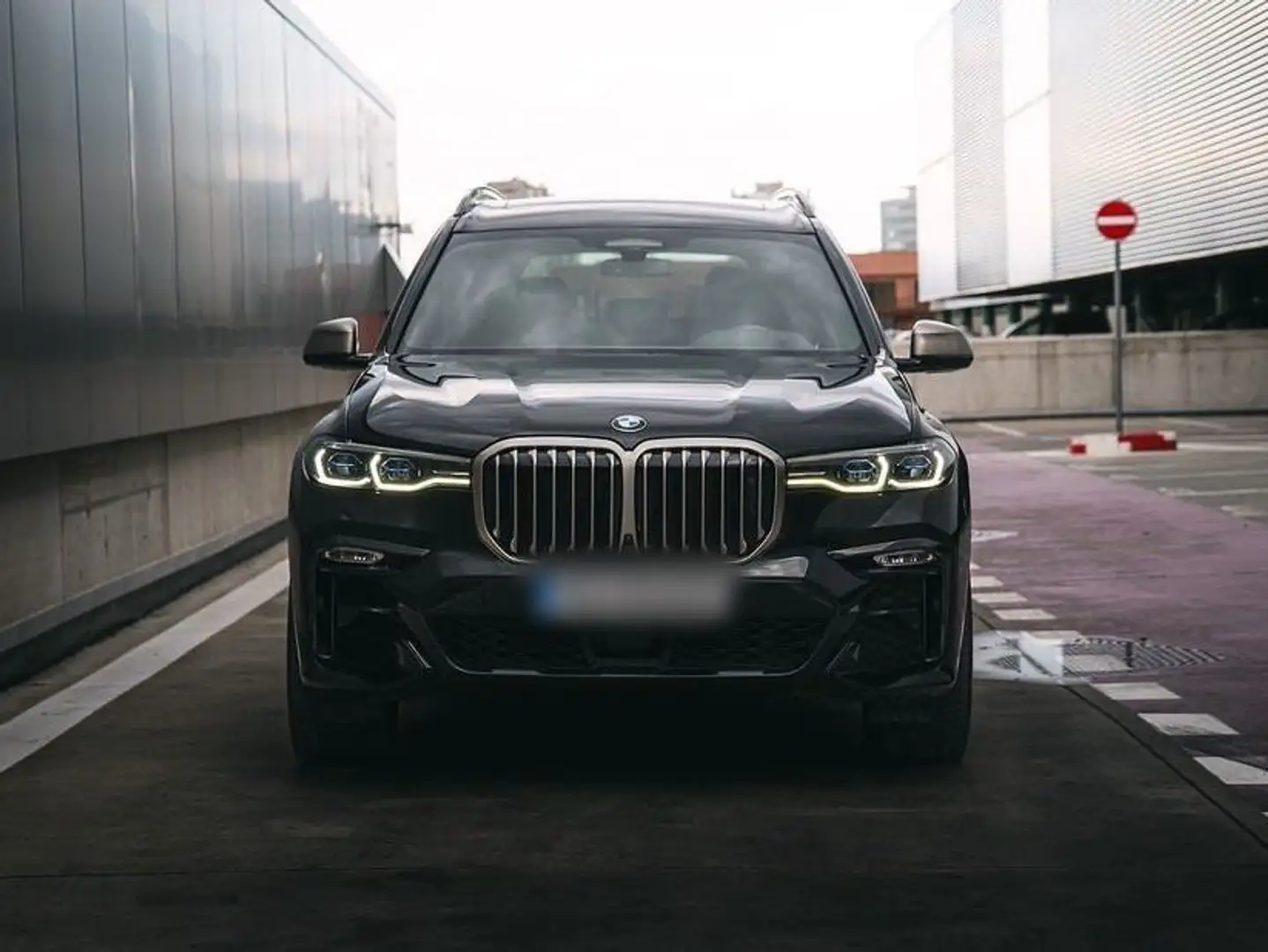 BMW X7 M X7 M50d Zwart - 2
