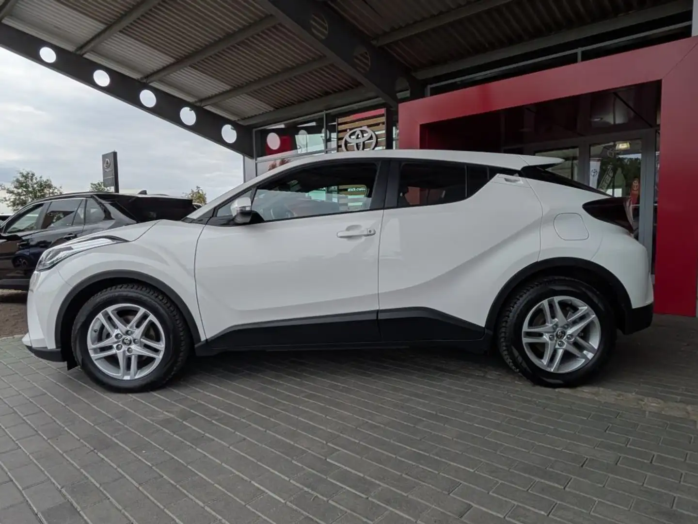 Toyota C-HR Hybrid Flow Alb - 2