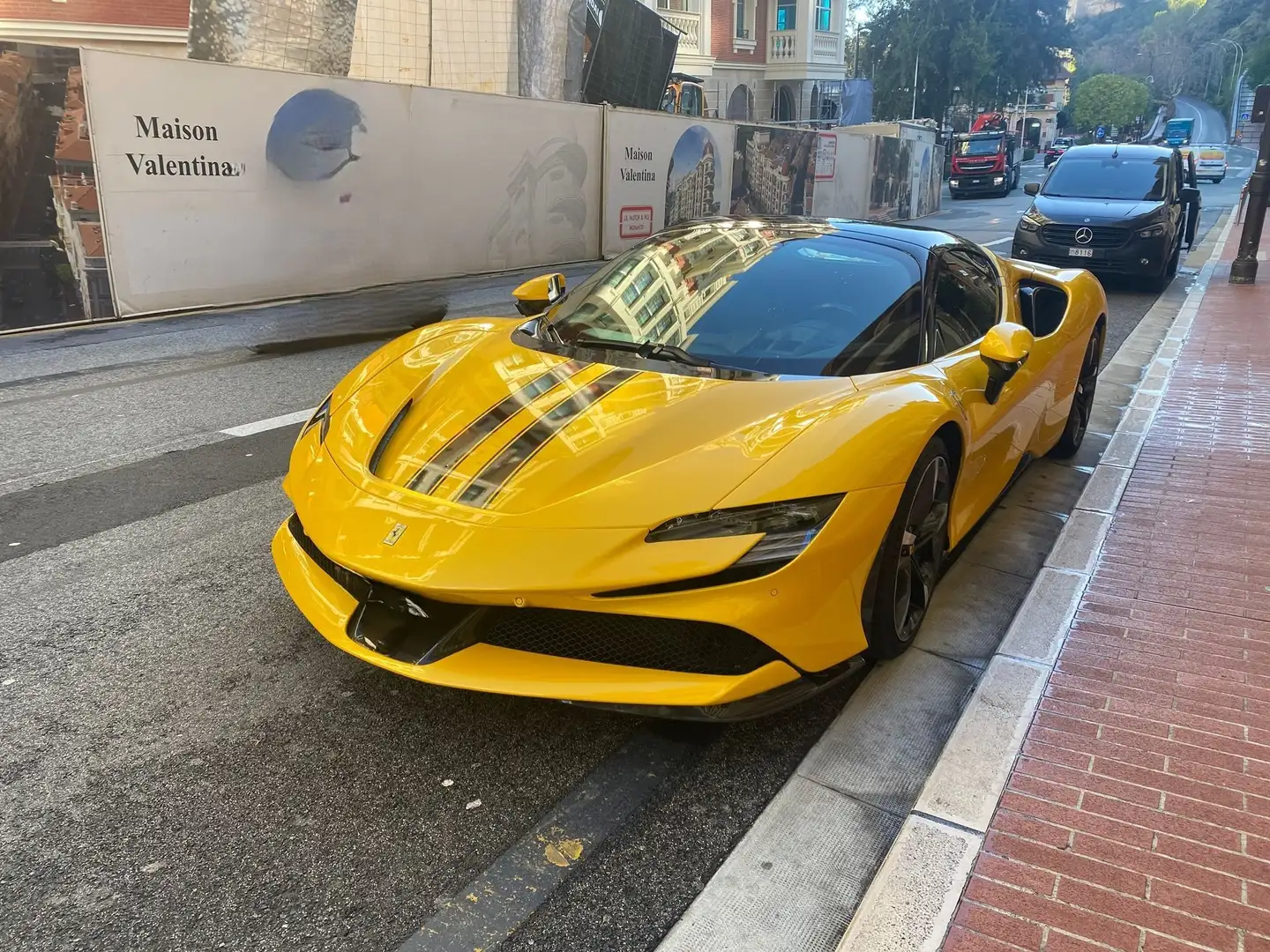Ferrari SF90 Spider SF90 Spider 4.0 V8 780 ch PHEV Gelb - 1