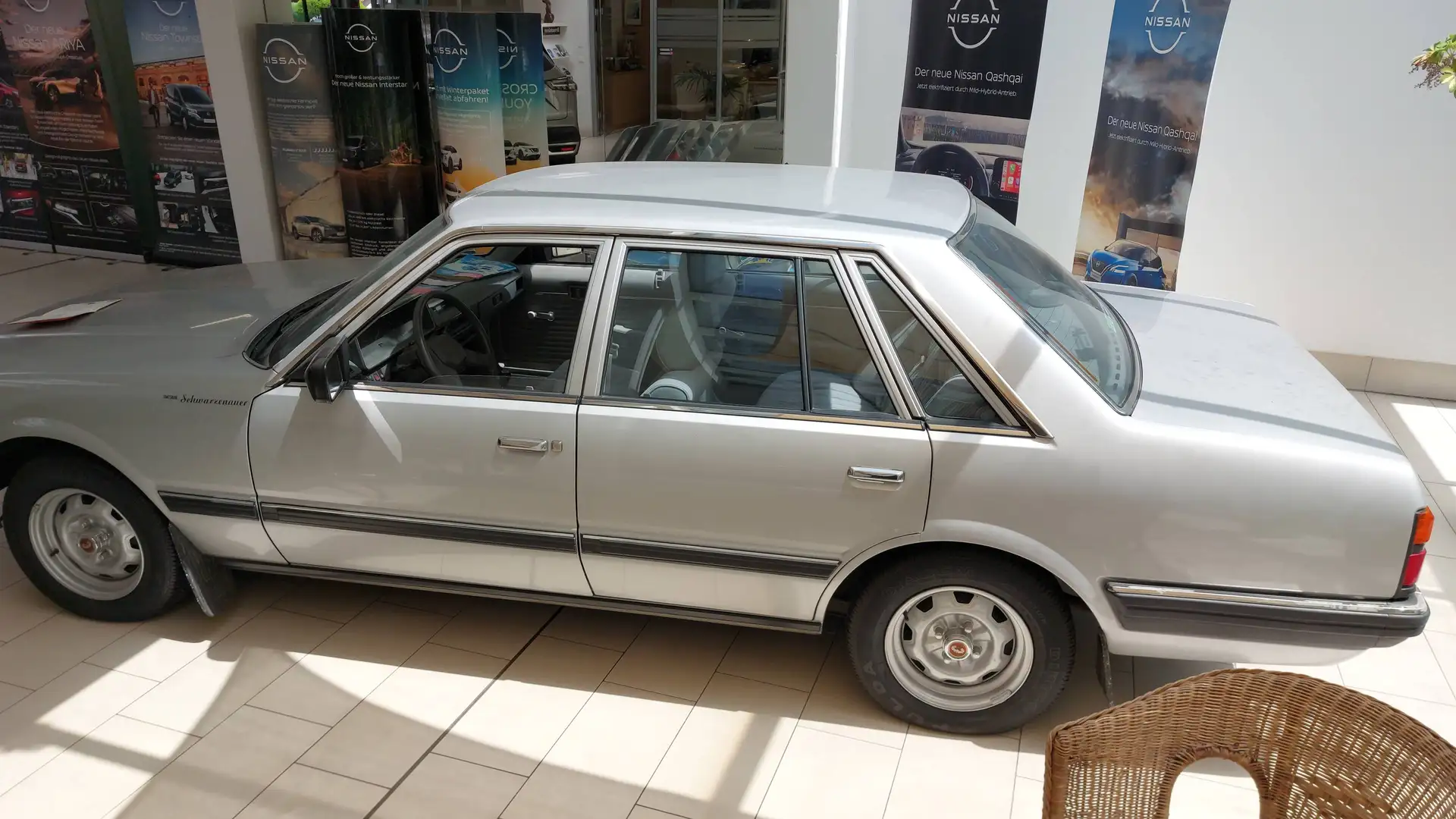 Nissan Datsun Laurel C-31 Silber - 2