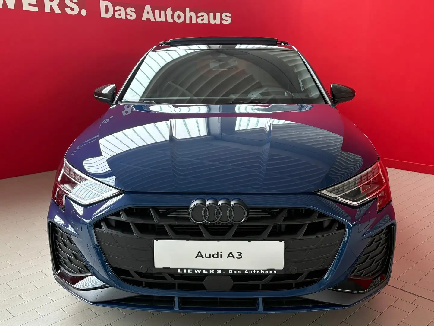 Audi A3 35 TFSI S line Blau - 2