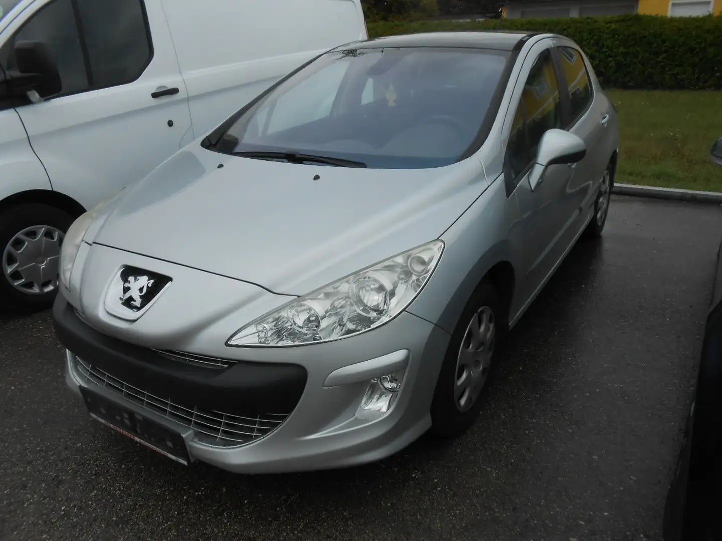 Peugeot 308 308 1,6 HDi 110 FAP Exclusive Exclusive (Privat) Silber - 1