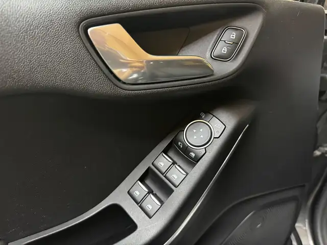 Ford Fiesta view 14
