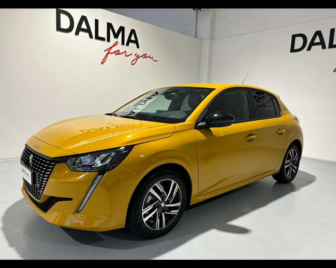Peugeot 208 5 Porte 1.2 PureTech Allure Giallo - 1