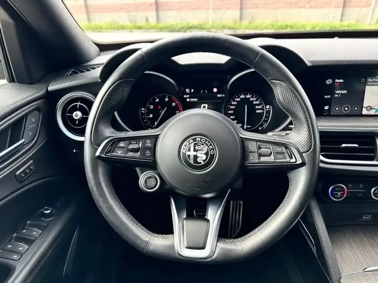 Alfa Romeo Stelvio 2022 — фото 9