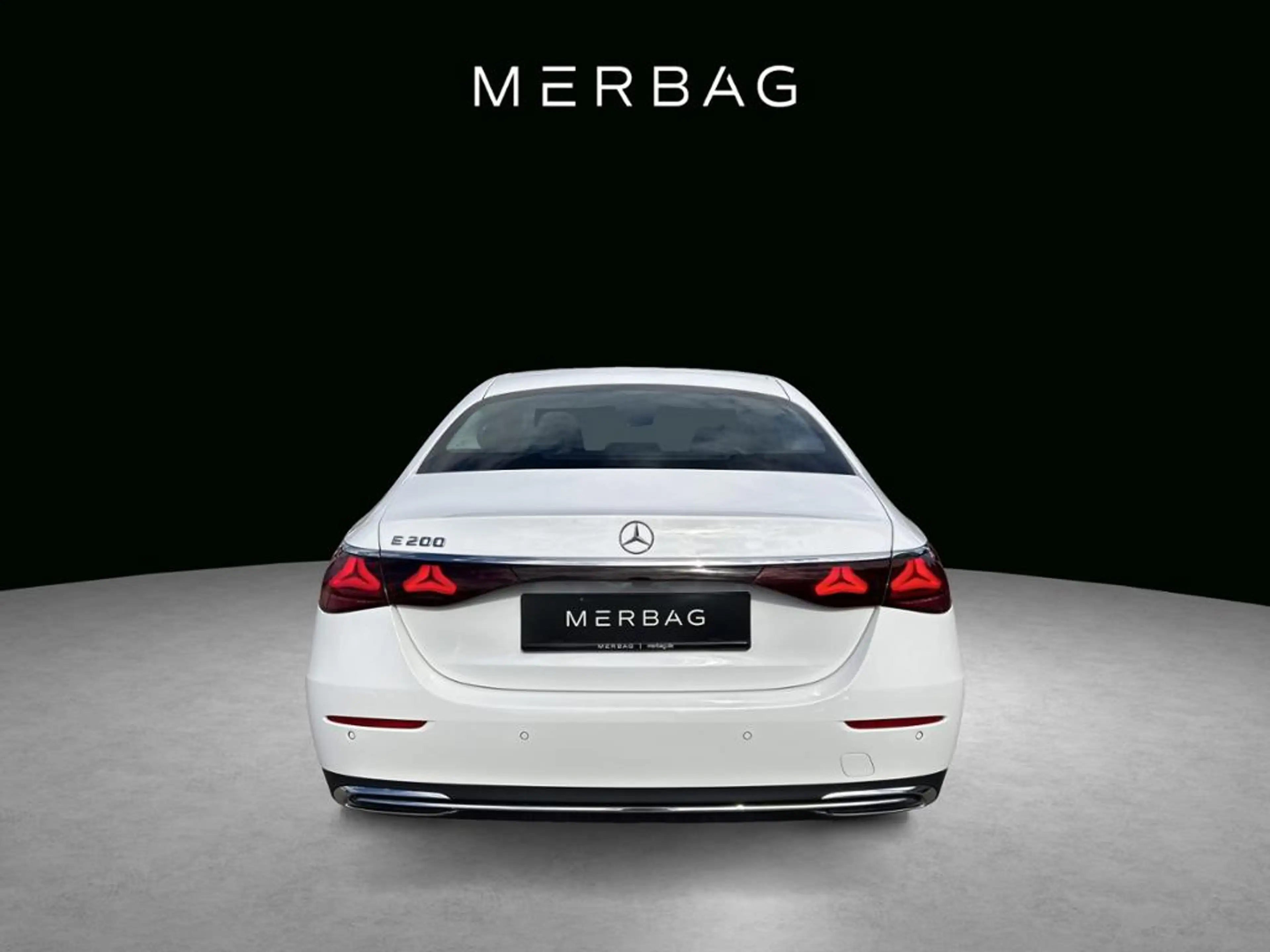Mercedes-Benz E 200 Limousine ACC AUT Kam. KeyLess KlimaA LED — photo 6
