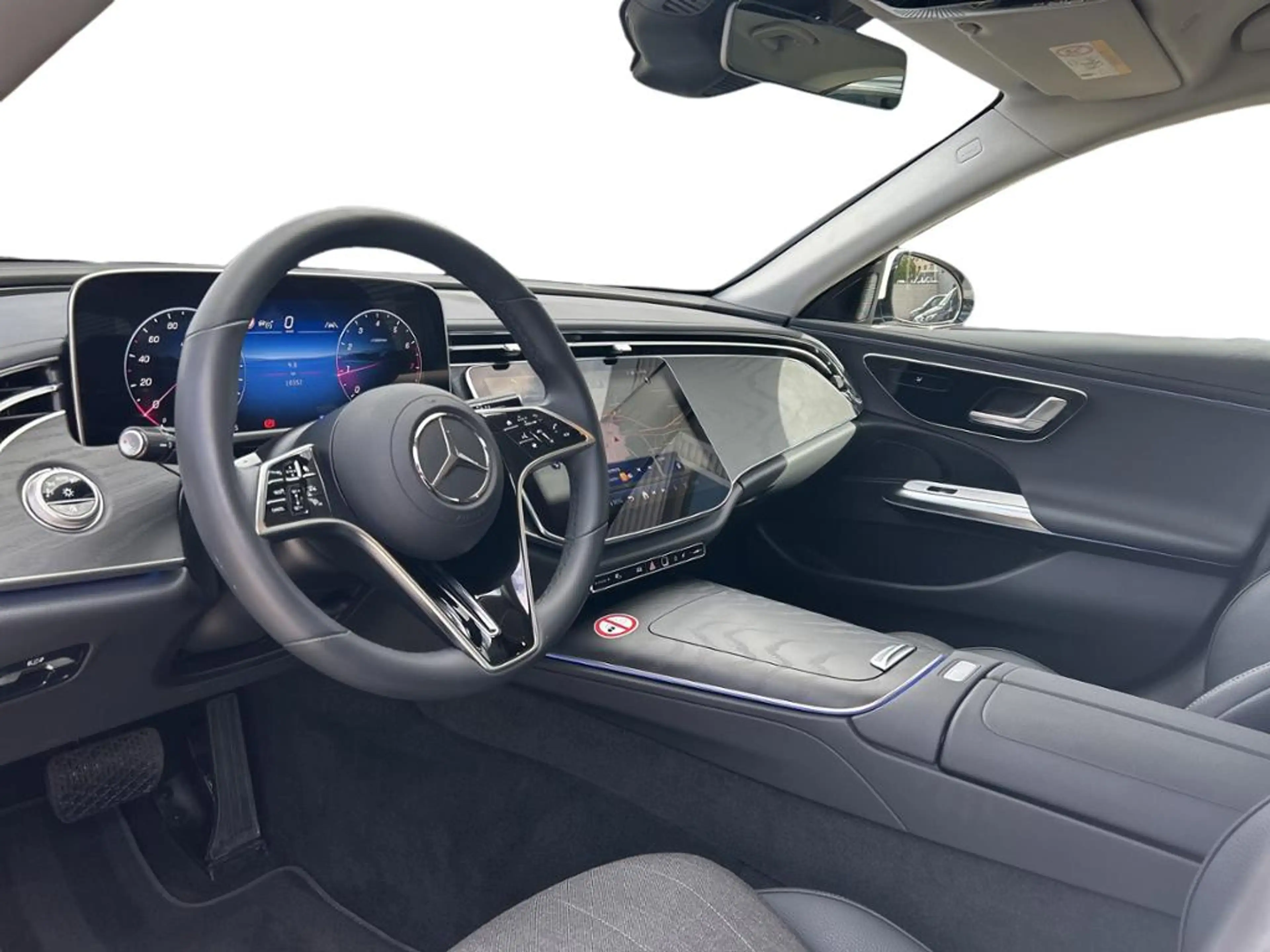 Mercedes-Benz E 200 Limousine ACC AUT Kam. KeyLess KlimaA LED — photo 9