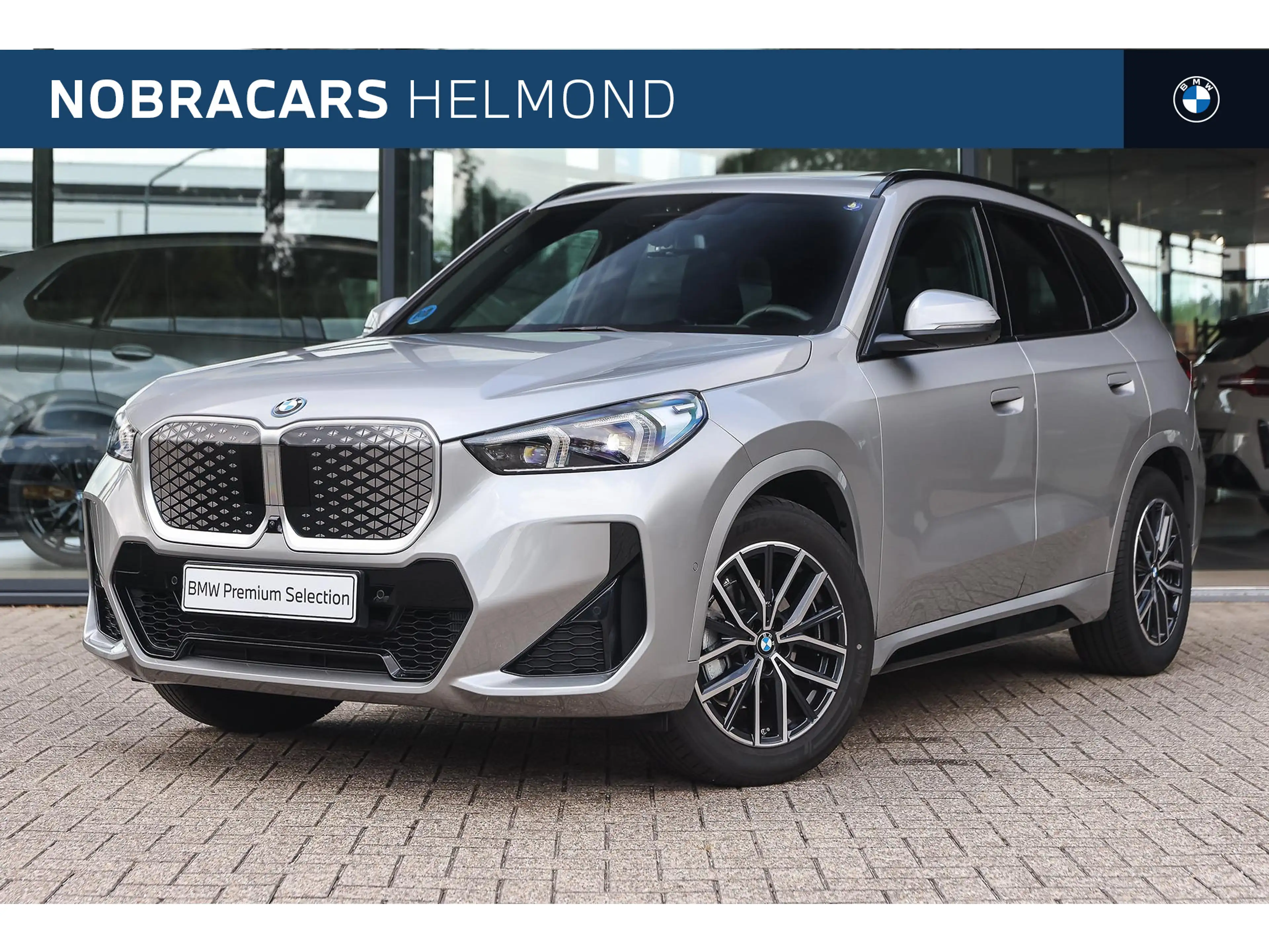 BMW iX1 eDrive20 M Sport / Panoramadak / Sportstoelen / M