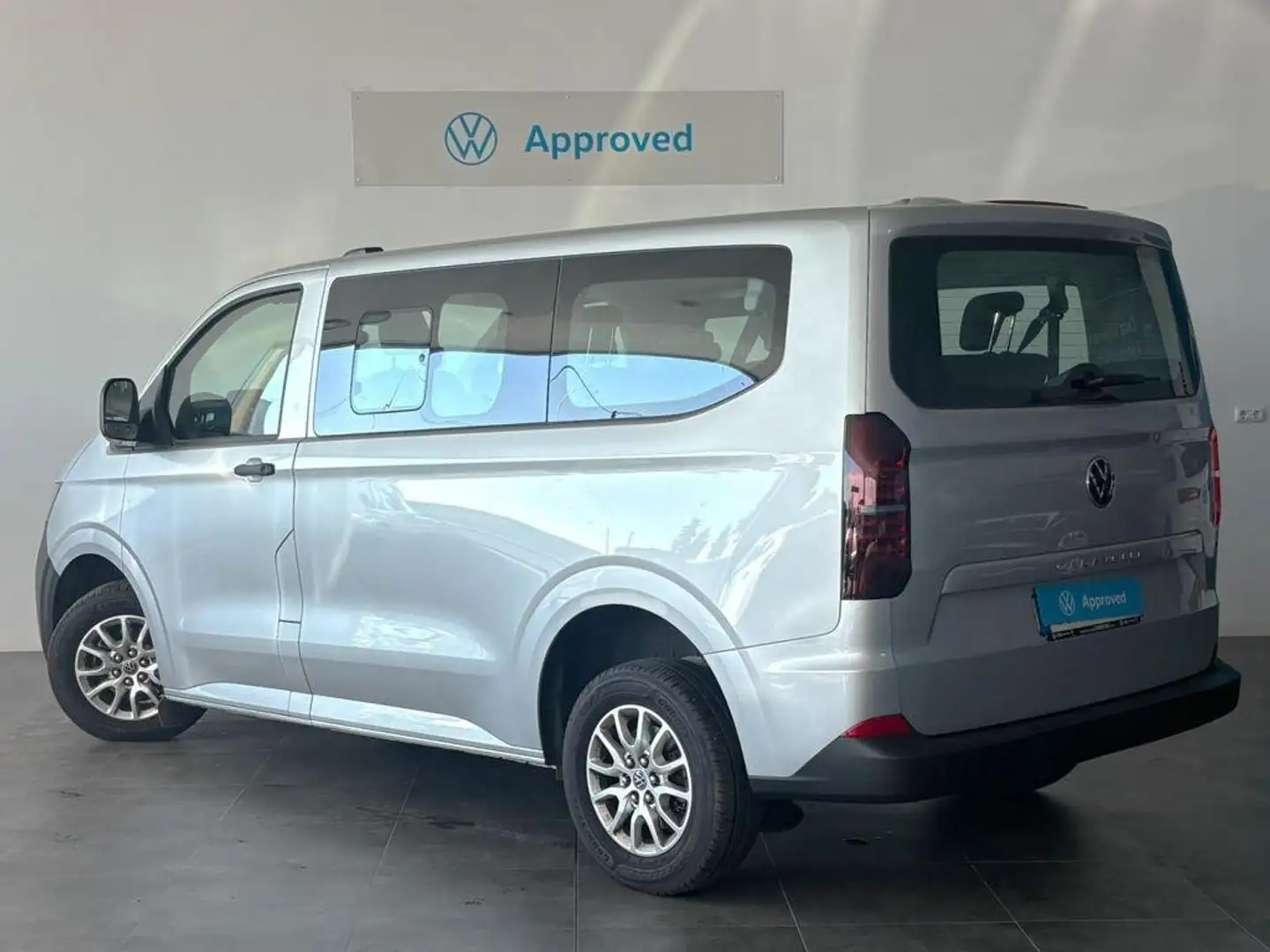 Volkswagen T5 Caravelle 2.0TDI Batalla Corta Aut. 110kW - 2