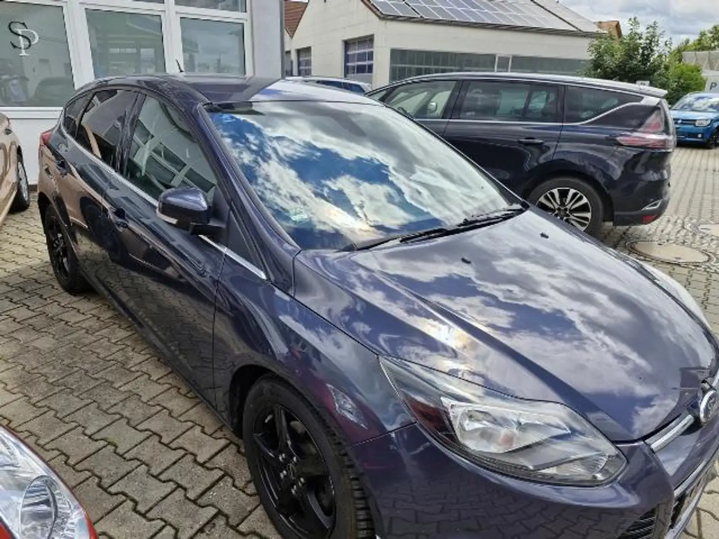 Ford Focus 1,0 Titanum EcoBoost Start/Stop, Allwetterreifen Grijs - 1