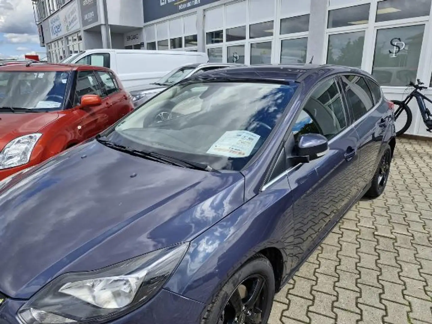 Ford Focus 1,0 Titanum EcoBoost Start/Stop, Allwetterreifen Grijs - 2