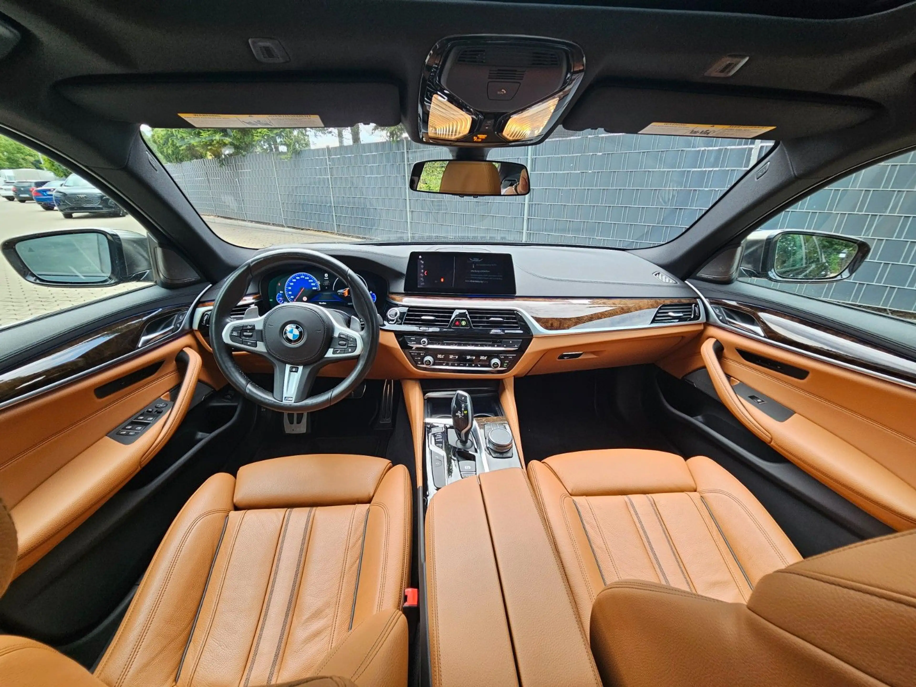 BMW 550 i xDrive — photo 15
