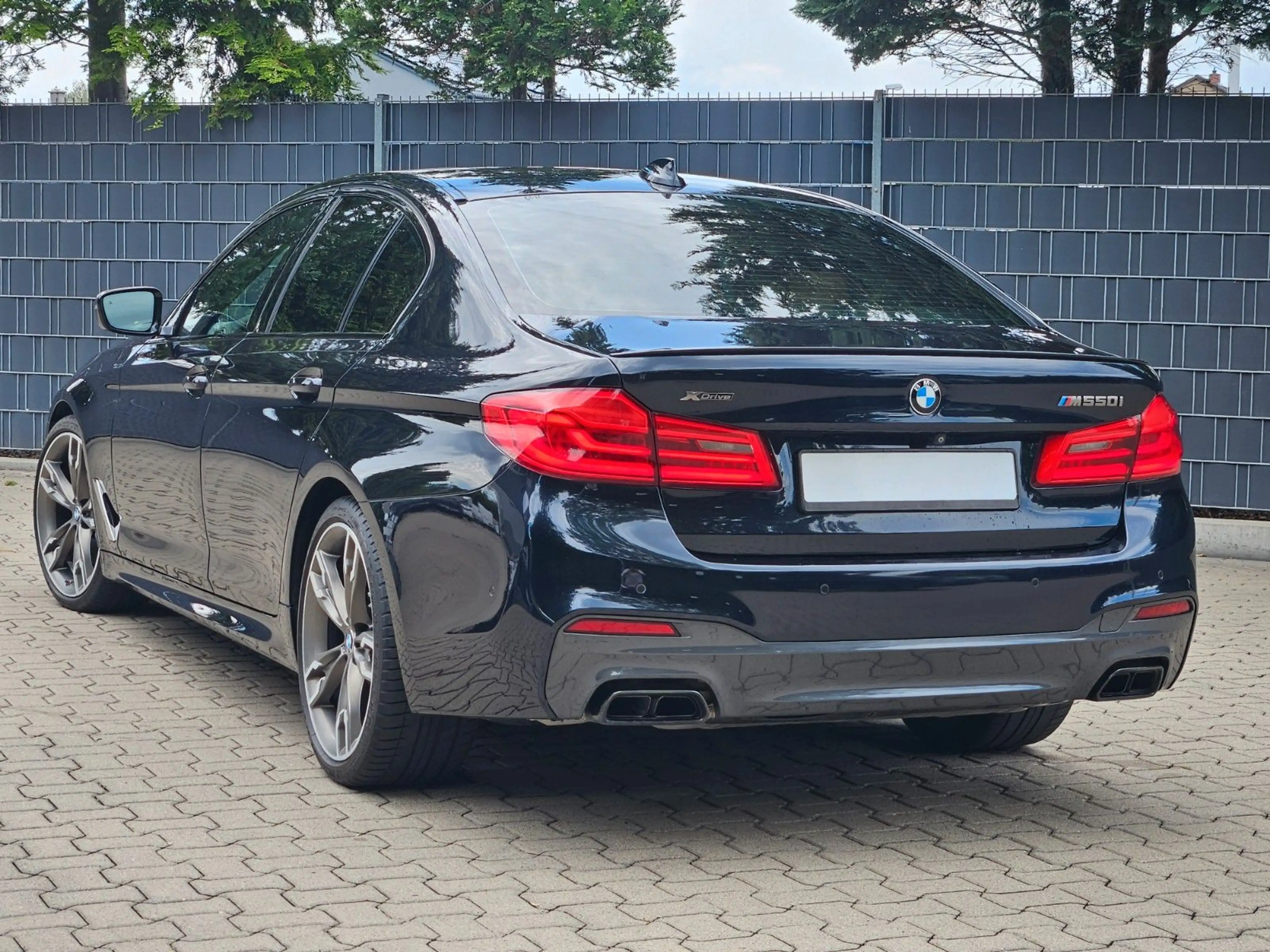 BMW 550 i xDrive — photo 4