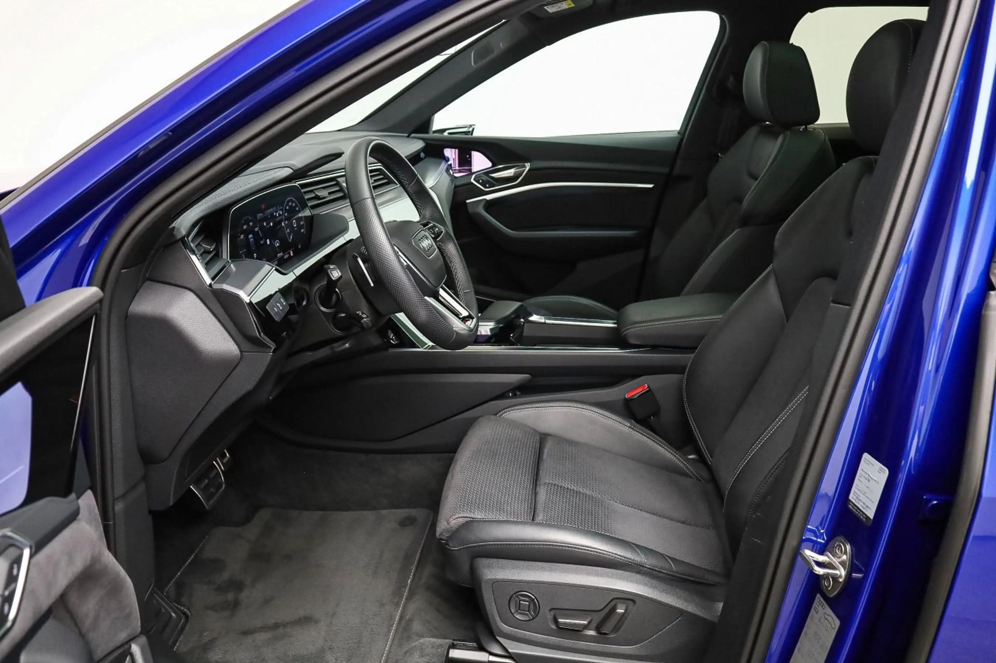 Audi Q8 e-tron S line 55 Pano, B&O, HUD, Assist — photo 8