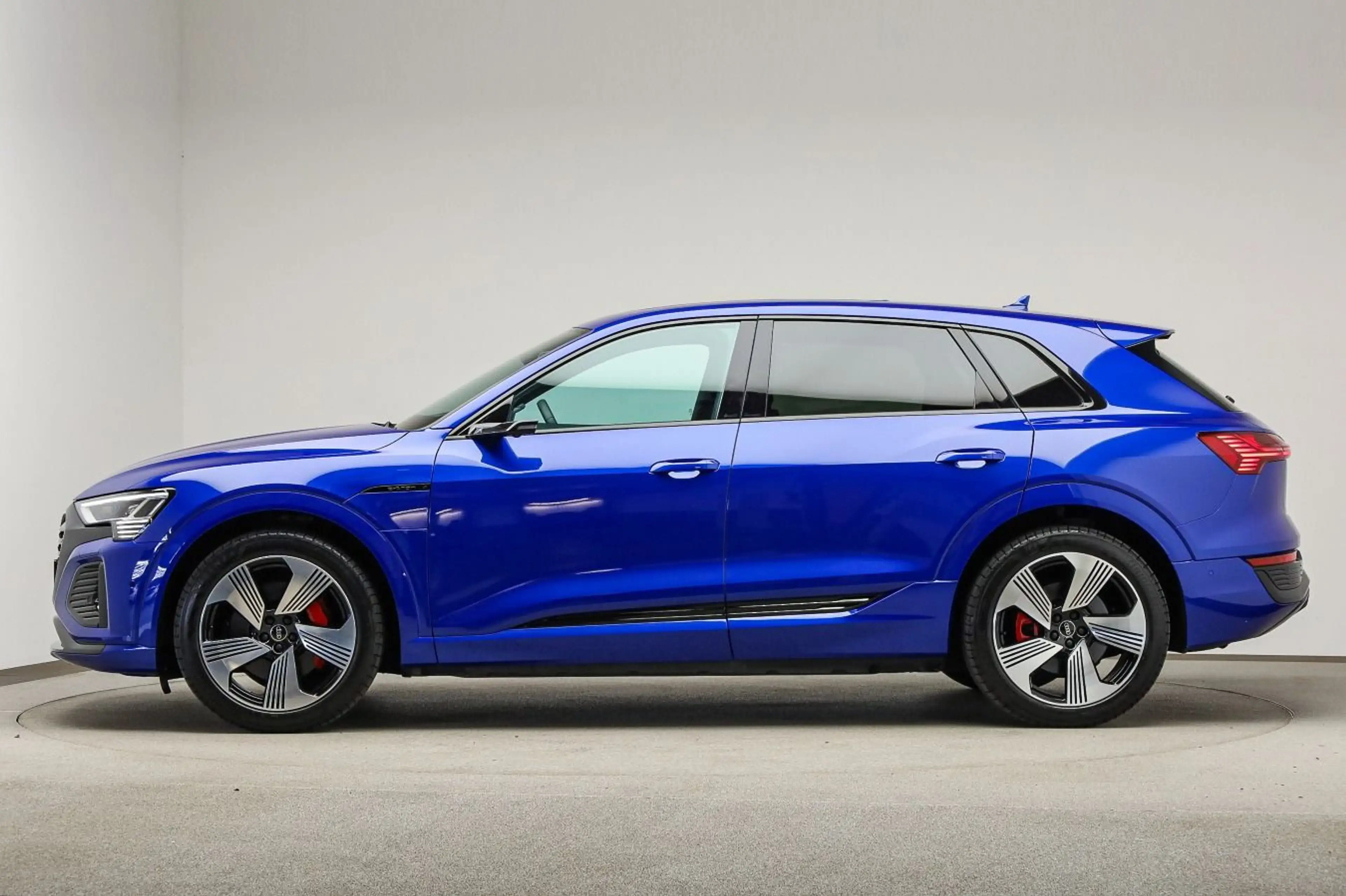 Audi Q8 e-tron S line 55 Pano, B&O, HUD, Assist — photo 3