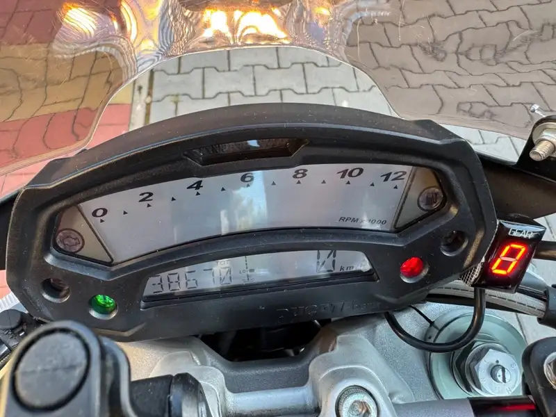 Ducati Monster 1100 - foto 5