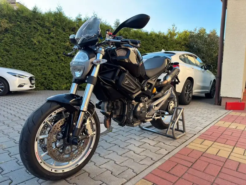 Ducati Monster 1100 - foto 3