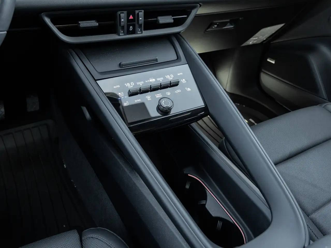 Porsche Macan снимка Porsche Macan