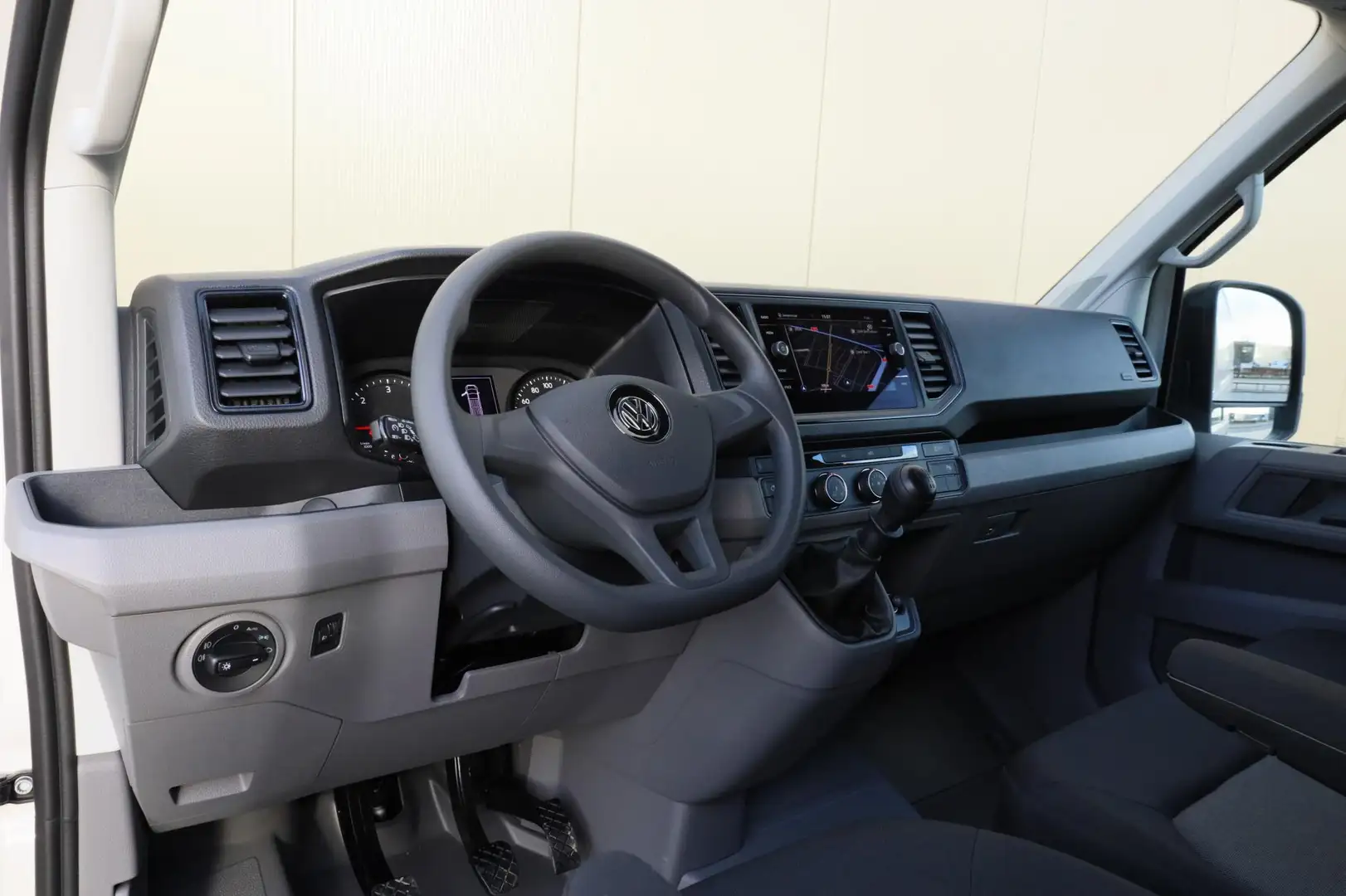 Volkswagen Crafter Bedrijfswagens 35 2.0 TDI 140PK L3H3 Comfortline | Wit - 2