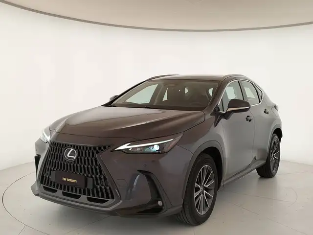 Lexus NX 200t 350h 2.5 Business e-cvt - IVA ESPOSTA