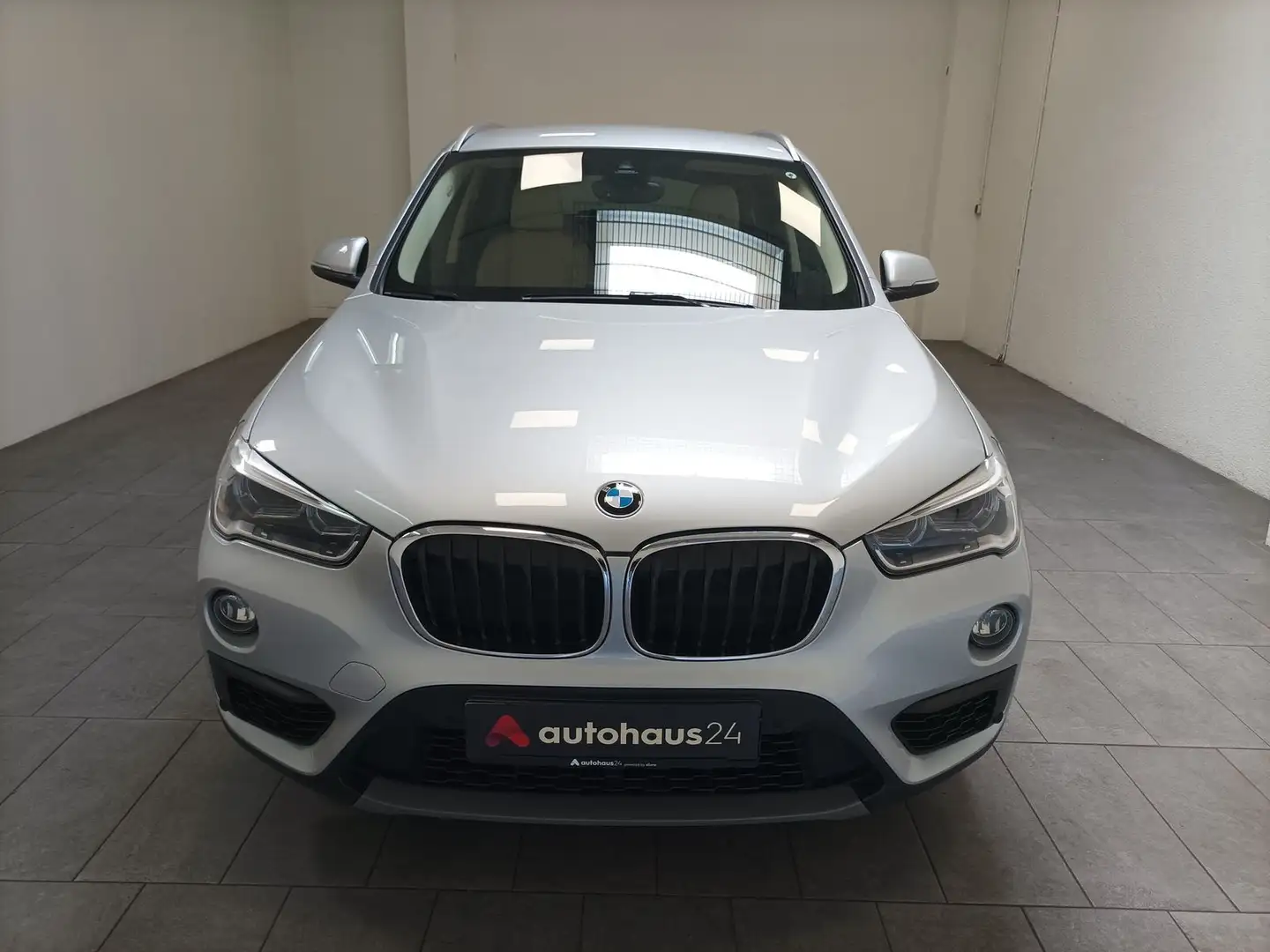 BMW X1 xDrive 20i Navi|PDC|LED|Sitzhzg. Silber - 2