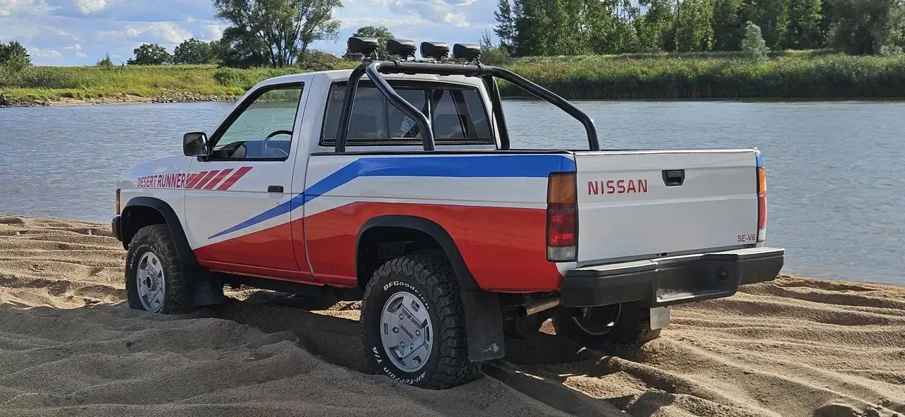Nissan Pickup MD21 4x4 3.0v6, foto 4