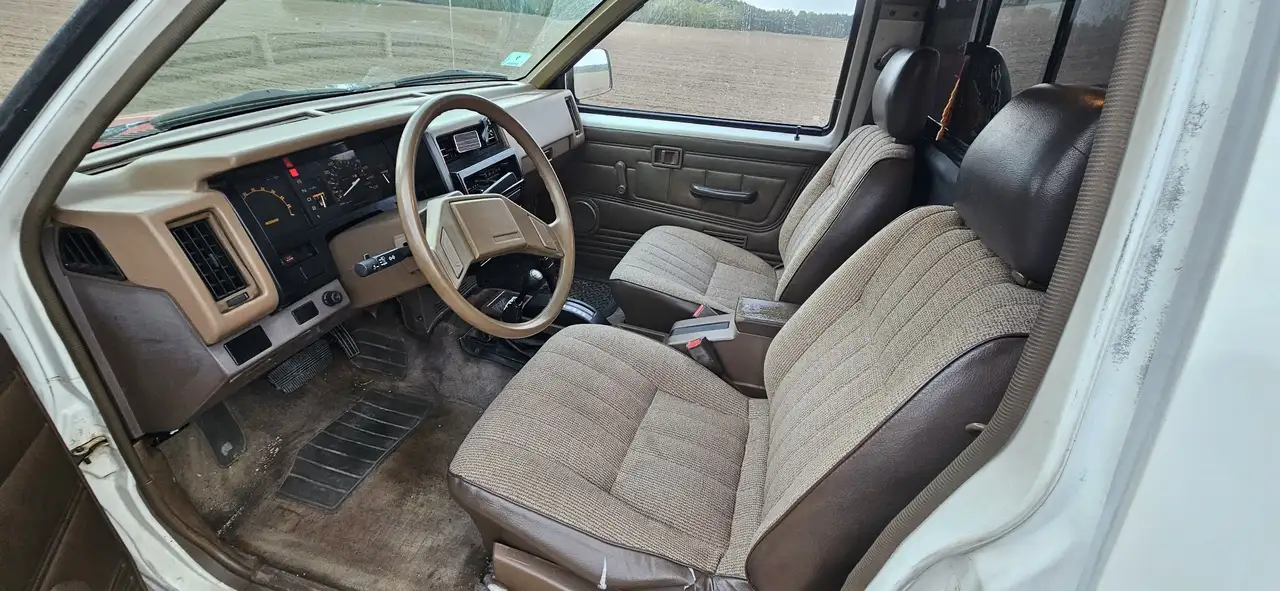 Nissan Pickup MD21 4x4 3.0v6, foto 7