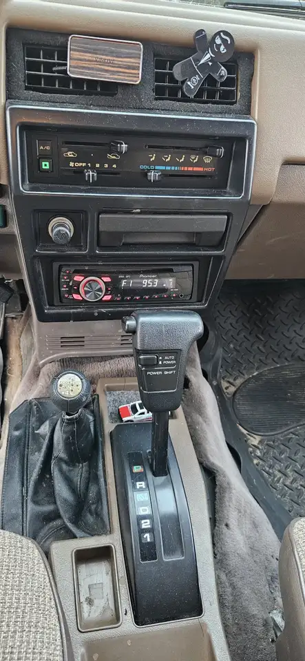 Nissan Pickup MD21 4x4 3.0v6, foto 8