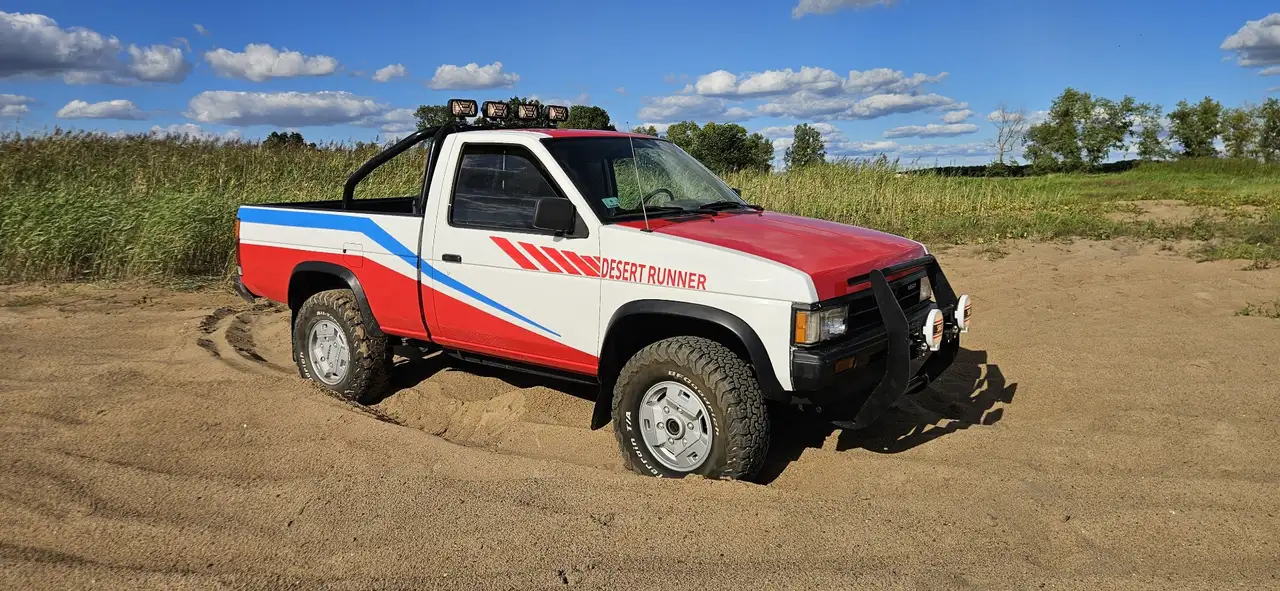 Nissan Pickup MD21 4x4 3.0v6, foto 2