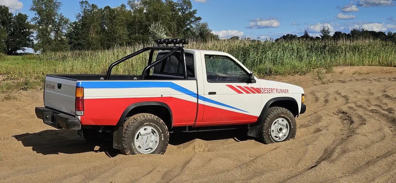 Nissan Pickup MD21 4x4 3.0v6, foto 3