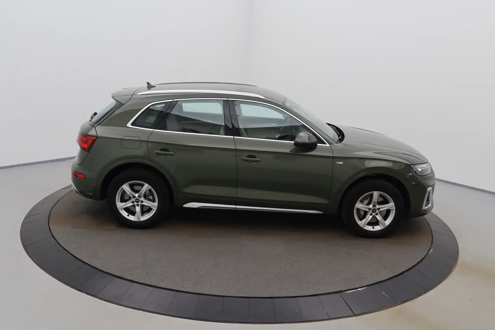 Audi Q5 50 TFSIe S-Tronic Quattro S-Line Audi Design LEDER Zöld - 2