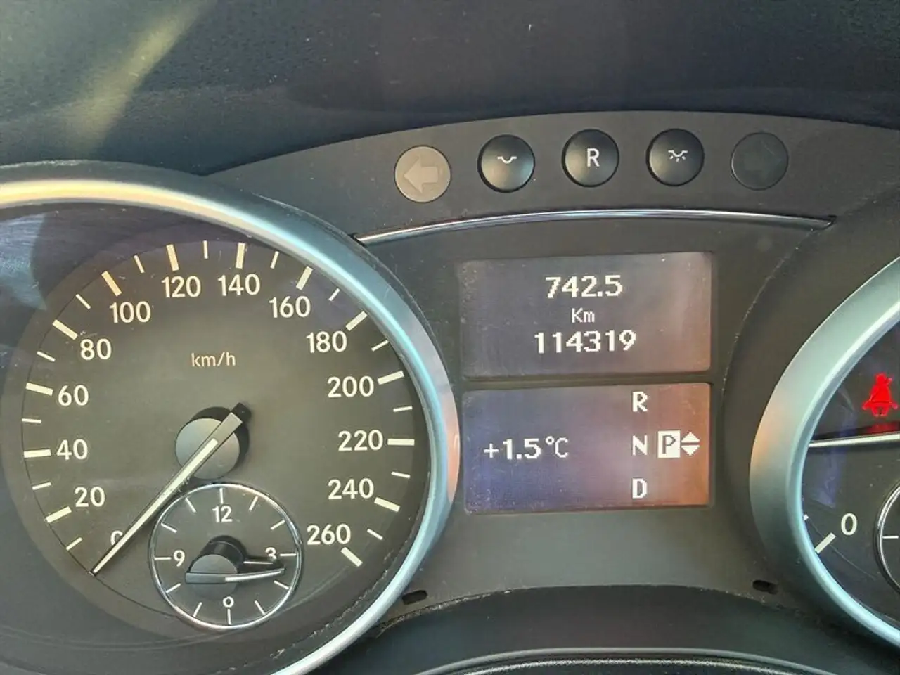 Mercedes-Benz M-Class снимка Mercedes-Benz M-Class