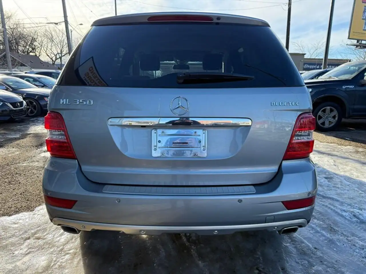 Mercedes-Benz M-Class снимка Mercedes-Benz M-Class