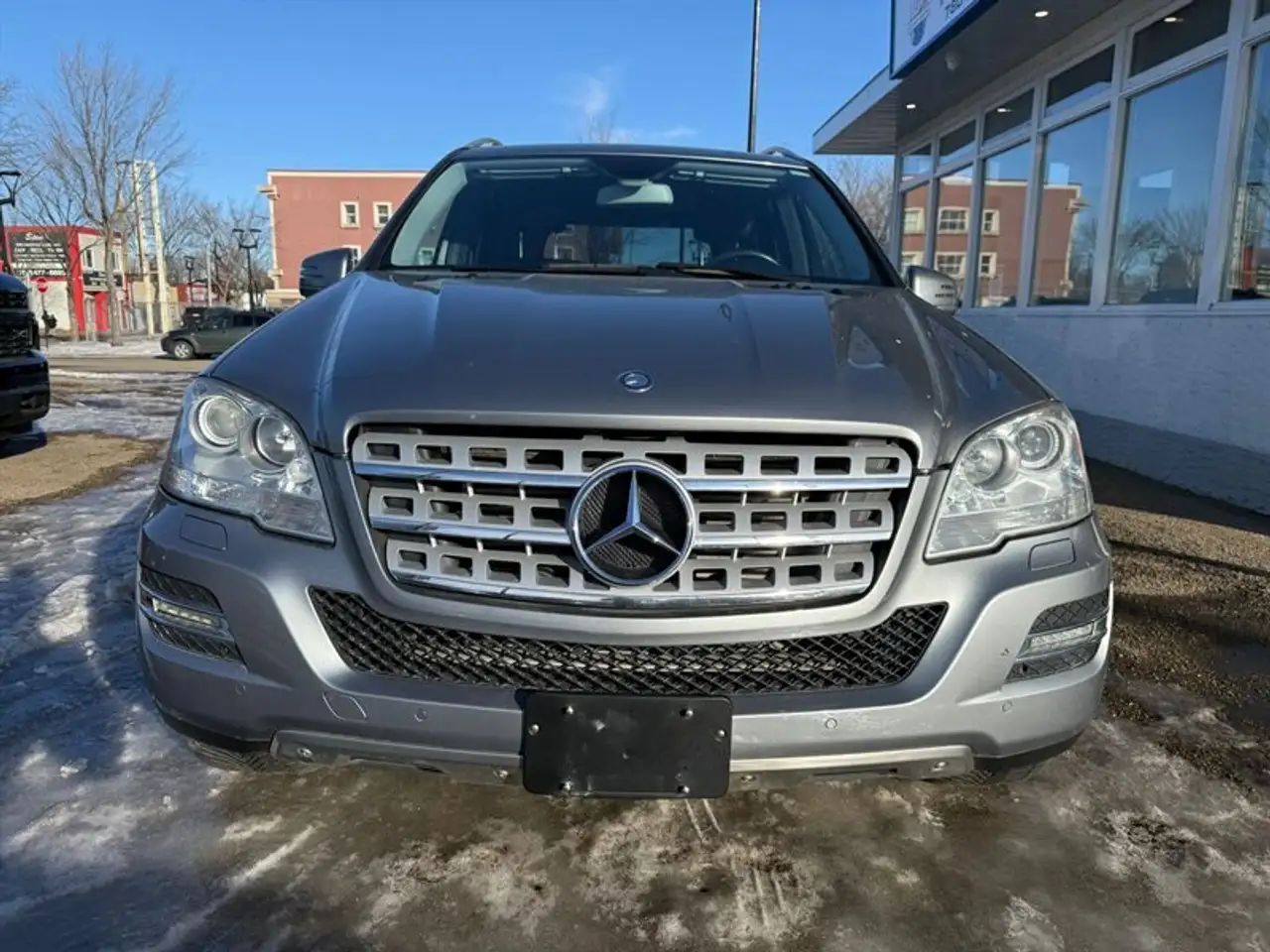 Mercedes-Benz M-Class снимка Mercedes-Benz M-Class