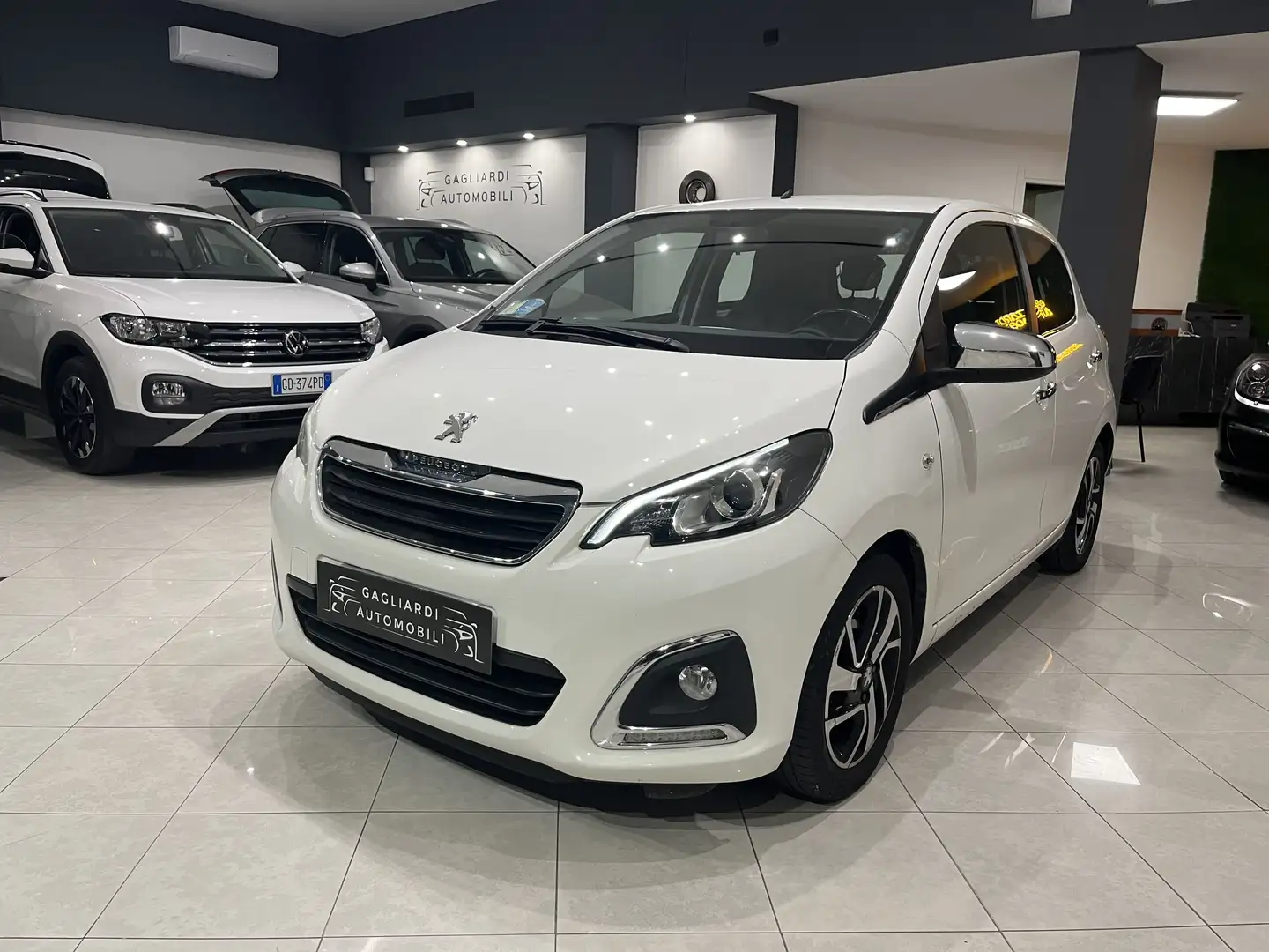Peugeot 108 108 5p 1.0 12v Allure Top! etg5 Білий - 1