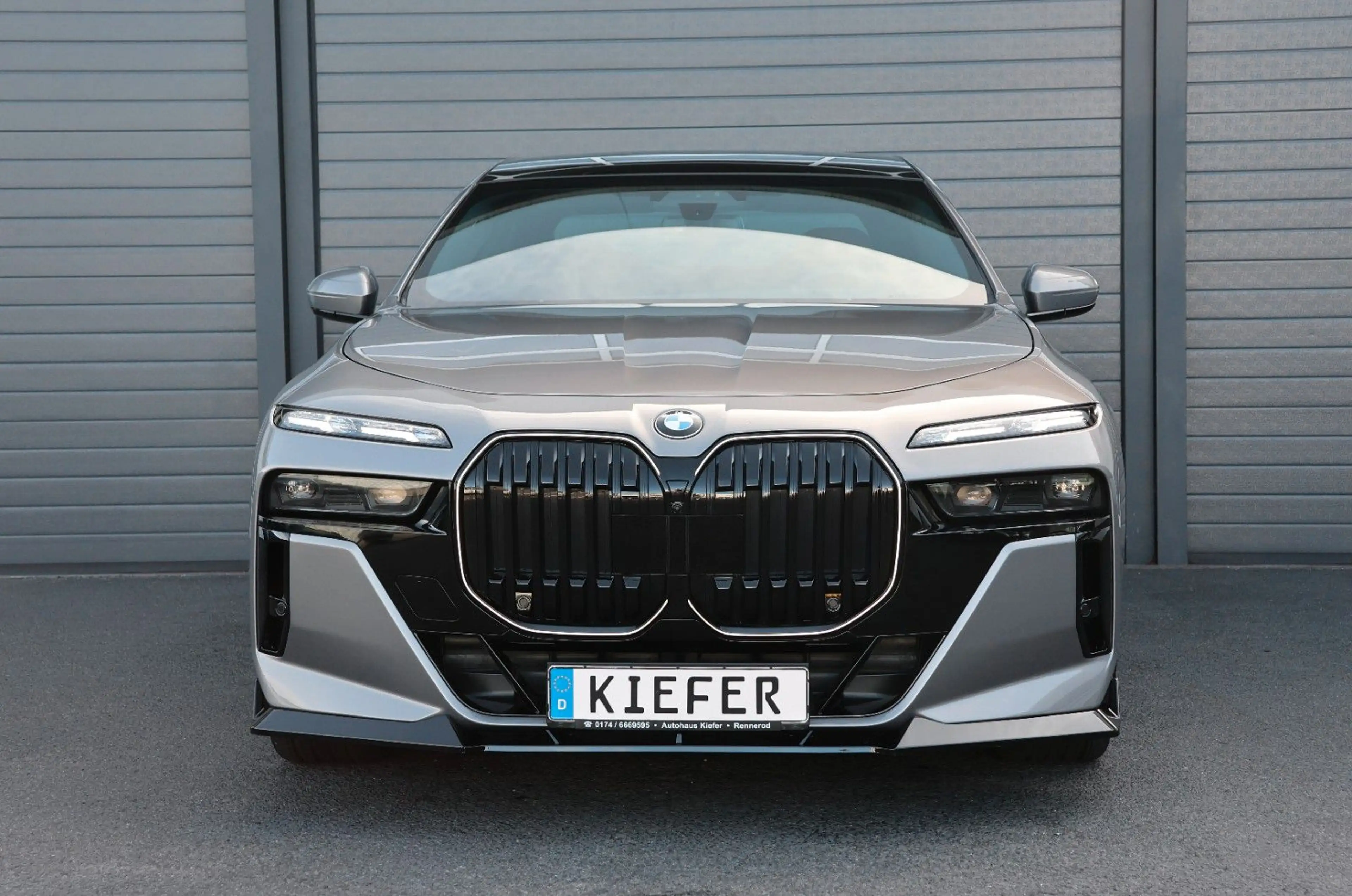 BMW 760 i xDrive M/Crystal/SkyLounge/B&W/HUD/ACC/360° — photo 3