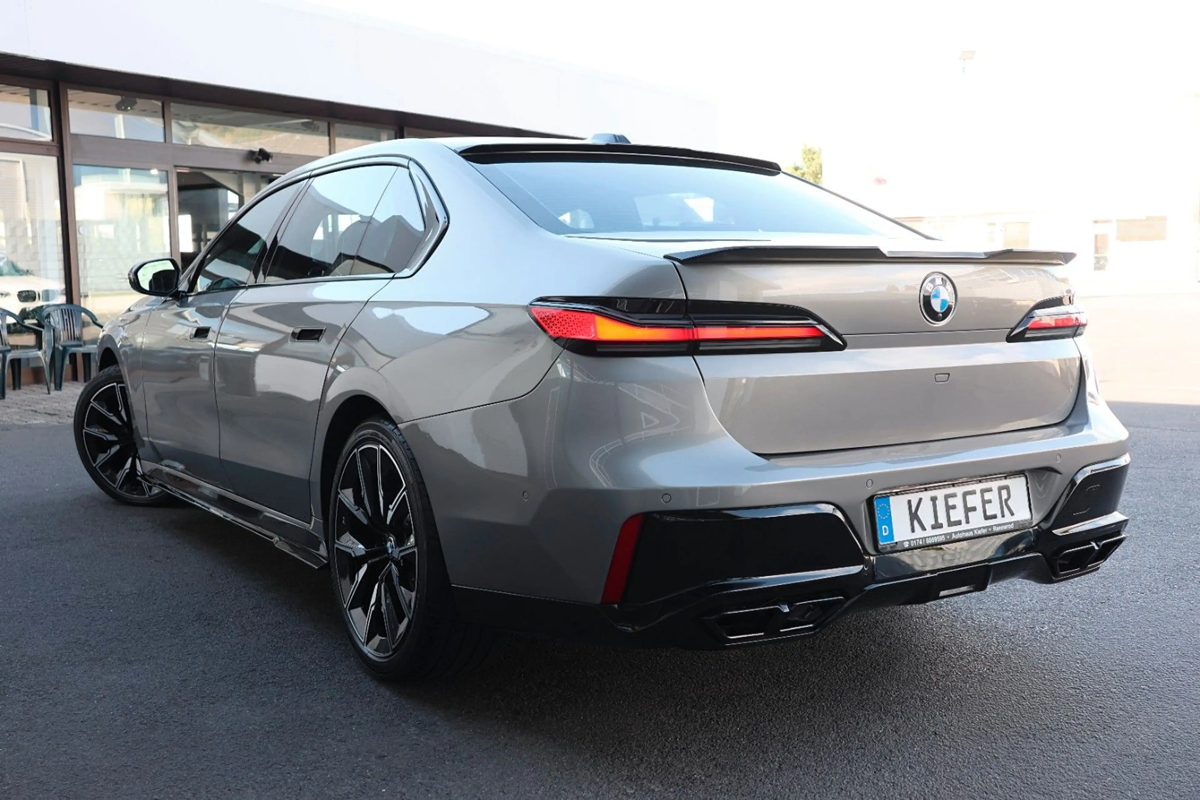 BMW 760 i xDrive M/Crystal/SkyLounge/B&W/HUD/ACC/360° — photo 6