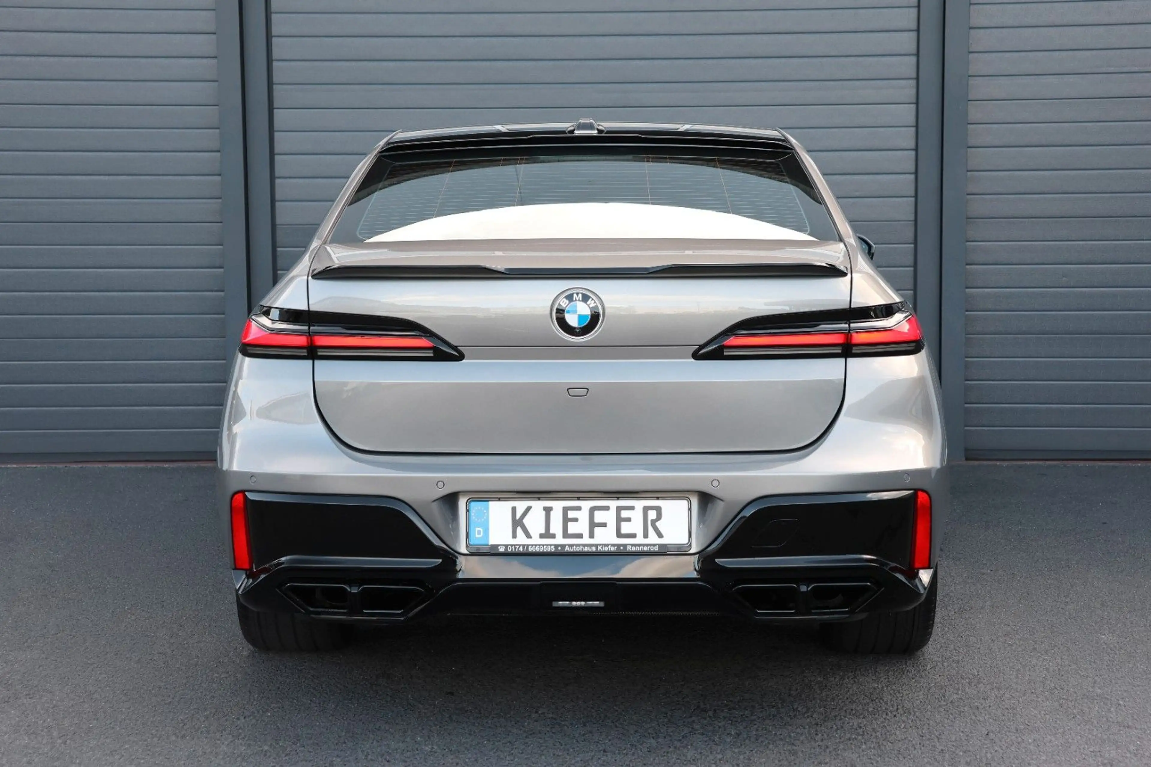 BMW 760 i xDrive M/Crystal/SkyLounge/B&W/HUD/ACC/360° — photo 7