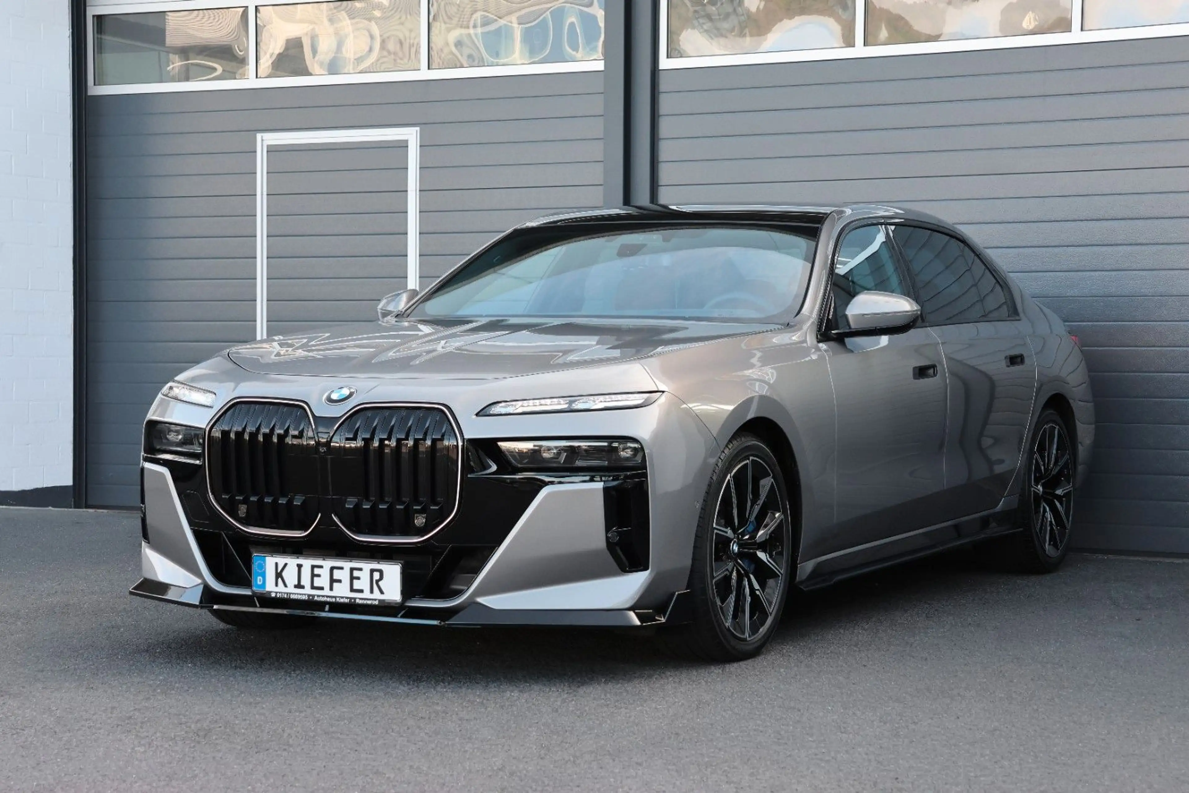 BMW 760 i xDrive M/Crystal/SkyLounge/B&W/HUD/ACC/360° — photo 4