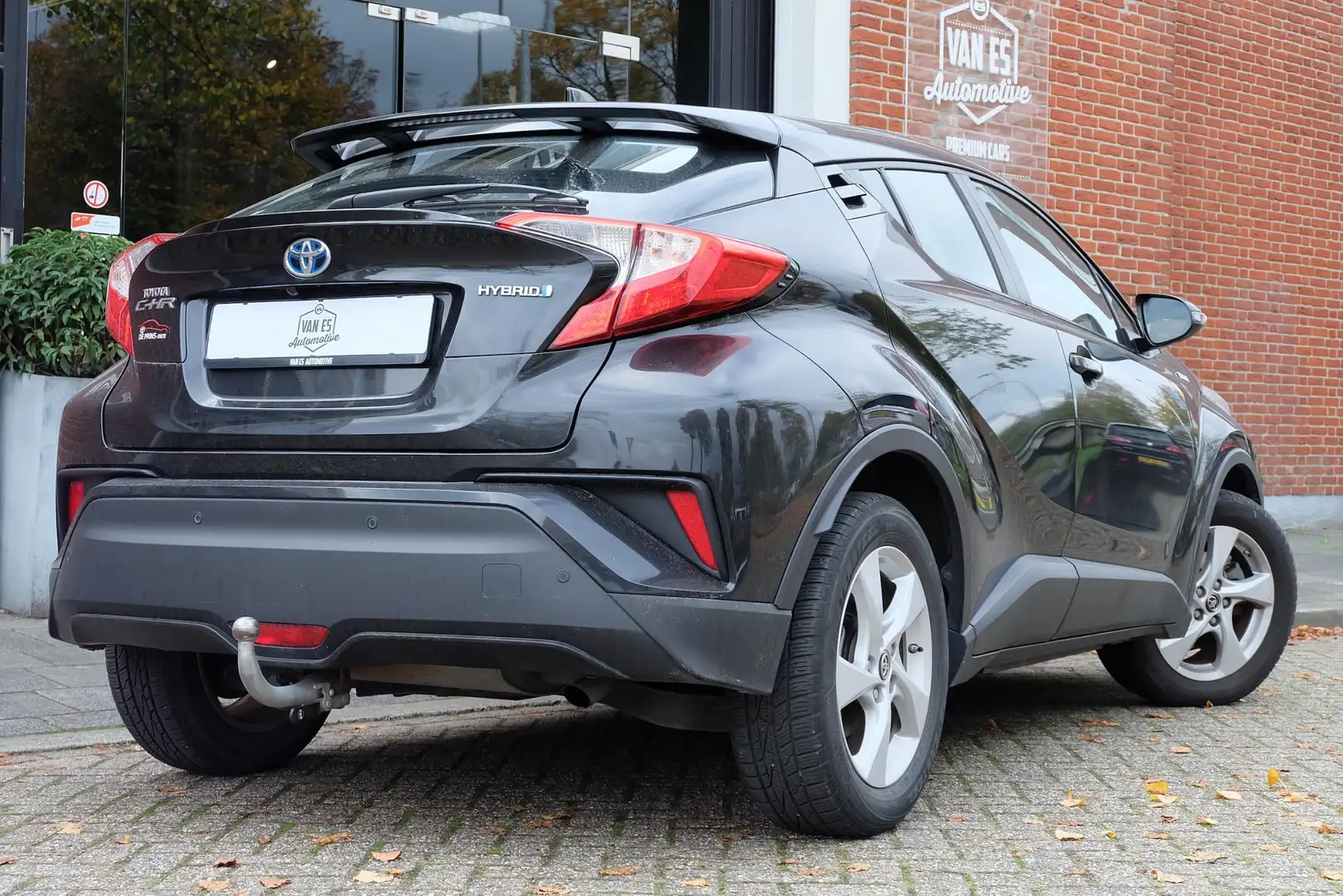 Toyota C-HR 1.8 Hybrid Active / Garantie t/m '29 / Trekhaak / Zwart - 2