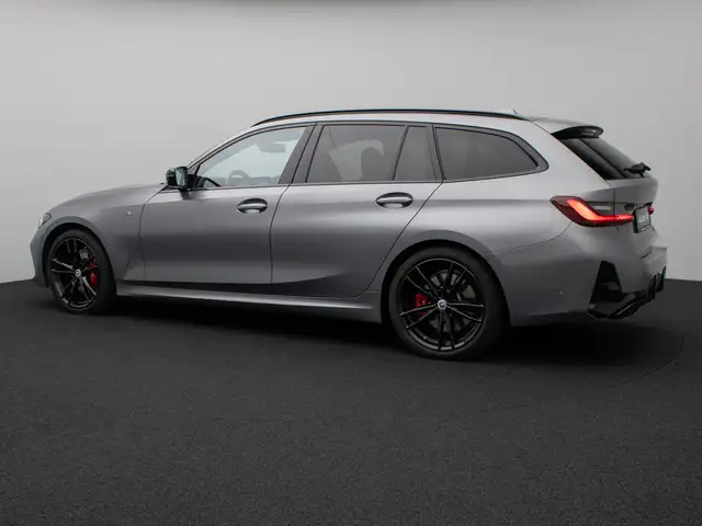BMW 3 Series view 10