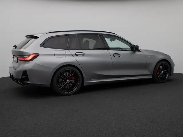 BMW 3 Series view 6