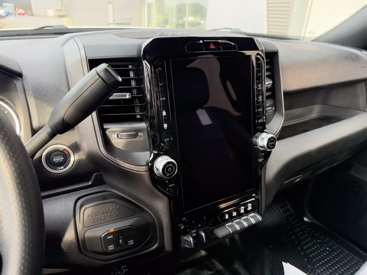 RAM 2500 снимка RAM 2500