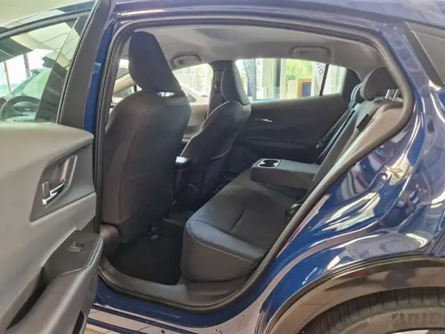 Toyota Prius view 12