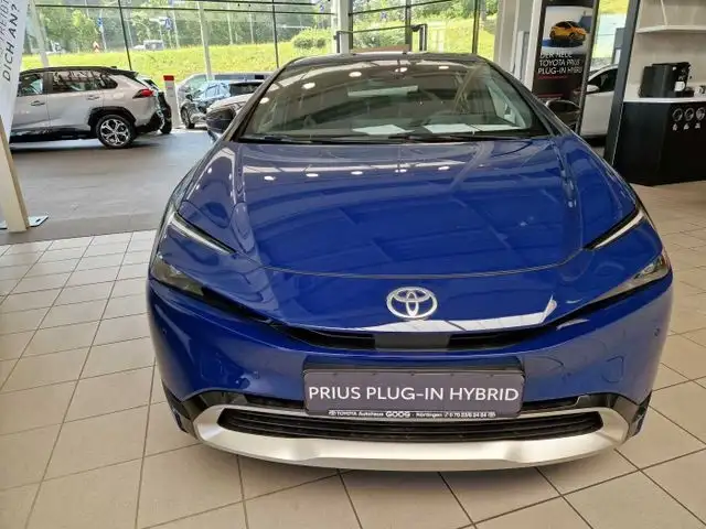 Toyota Prius view 8
