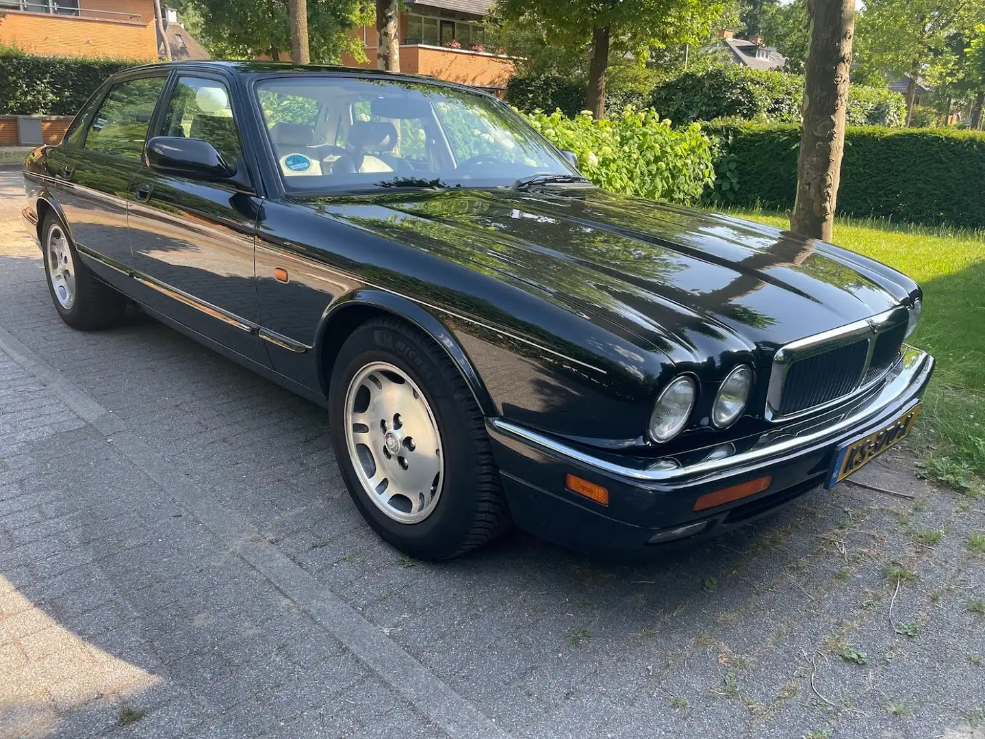 Jaguar XJ6 XJ6 4.0 Sport Zwart - 1