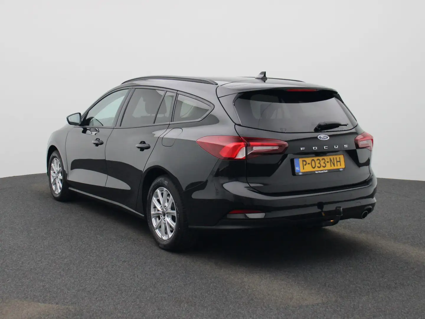 Ford Focus Wagon 1.0 EcoBoost Connected | NAVIGATIE | PARKEER Noir - 2