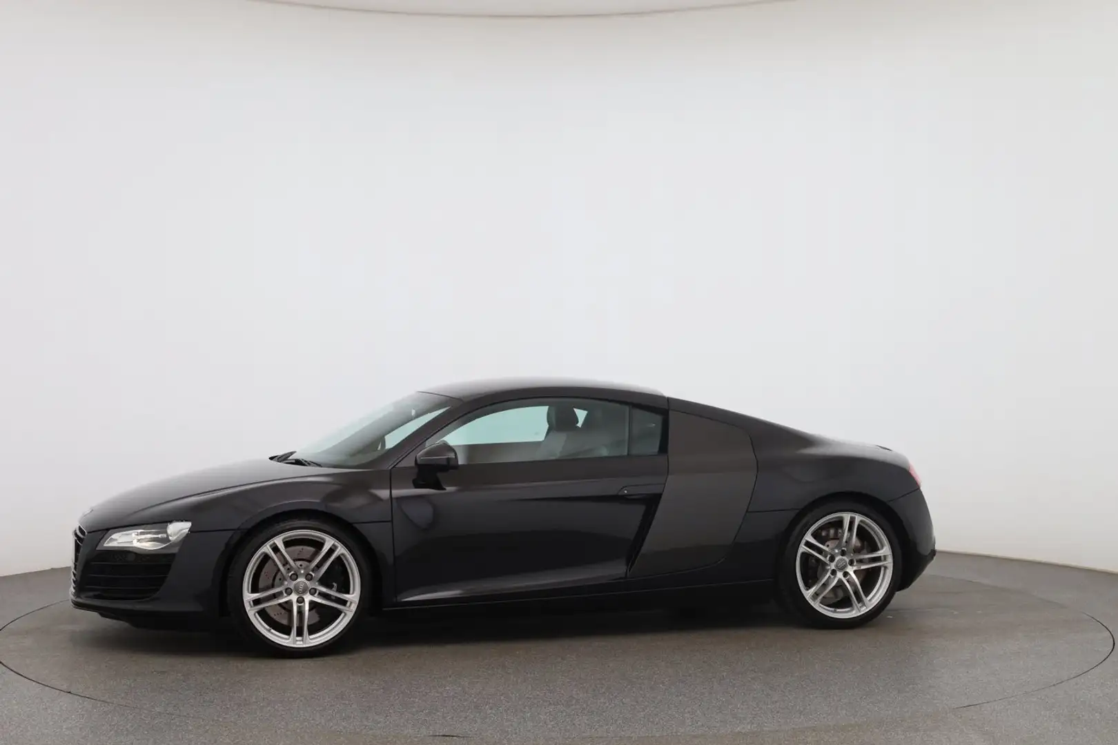 Audi R8 4.2 quattro Schwarz - 2