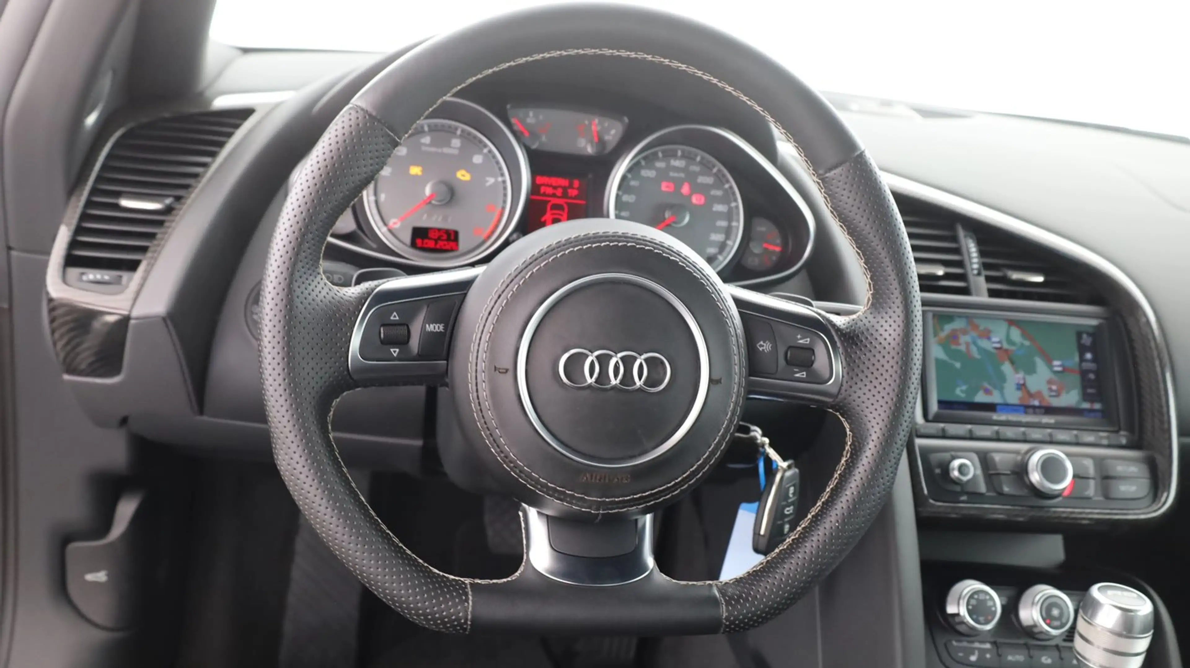 Audi R8 4.2 quattro — photo 12