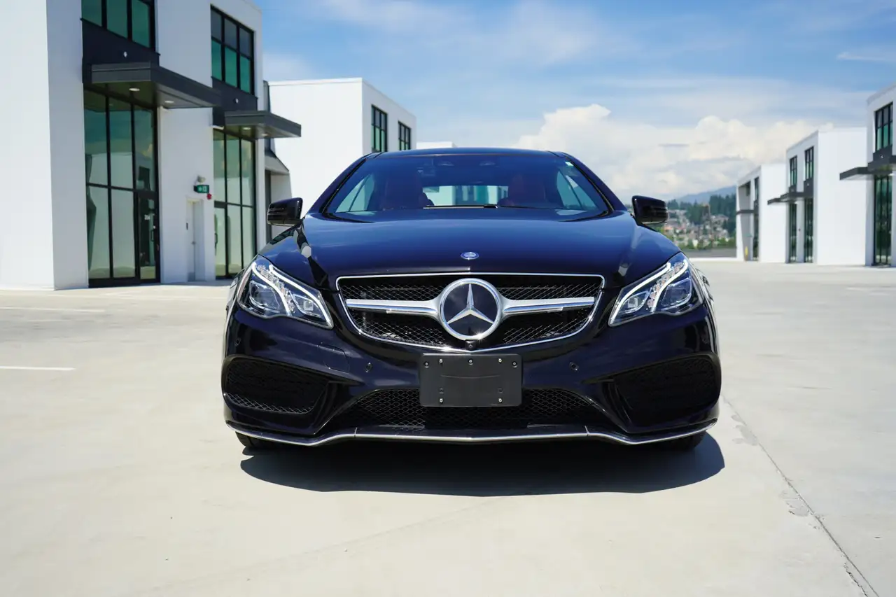 Mercedes-Benz E-Class photo Mercedes-Benz E-Class